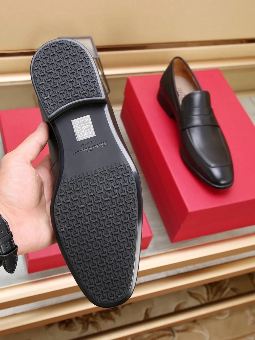 Factory P620💰🔥《Ferragamo》👏Latest•High-end top brand luxury~purchasing agent, top~quality. New fashionable business men's shoes🔜The uppers are made of original open-edge beaded cowhide➕cowhide·lining, with fine workmanship. The original stylish and soft combination wear-resistant and non-slip outsole is light and comfortable on the feet. The real thing looks better in real life. Size: 38/44